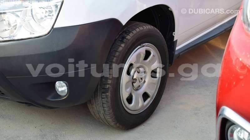 Big with watermark renault duster estuaire import dubai 4641