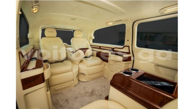 Big with watermark mercedes benz 250 estuaire import dubai 4643