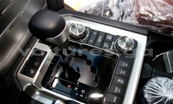 Acheter Import Voiture Toyota Land Cruiser Noir à Import - Dubai, Estuaire Acheter Import Voiture Toyota Land Cruiser Noir à Import - Dubai, Estuaire