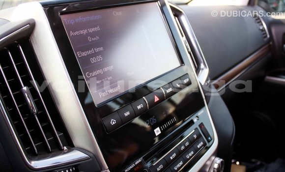 Acheter Import Voiture Toyota Land Cruiser Noir à Import - Dubai, Estuaire Acheter Import Voiture Toyota Land Cruiser Noir à Import - Dubai, Estuaire