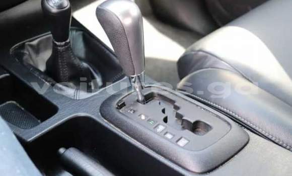 Sayi Na hannu Toyota Hilux M Mota in Libreville a estuary Sayi Na hannu Toyota Hilux M Mota in Libreville a estuary