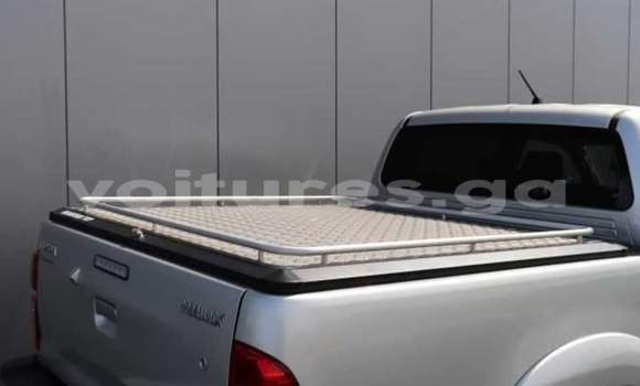 Sayi Na hannu Toyota Hilux M Mota in Libreville a estuary Sayi Na hannu Toyota Hilux M Mota in Libreville a estuary