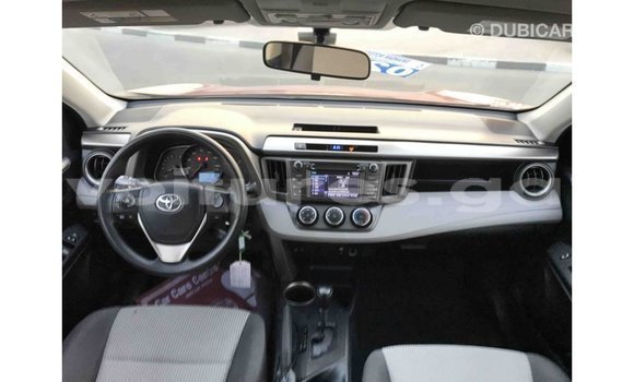 Acheter Import Utilitaire Toyota HiAce Rouge à Import - Dubai, Estuaire Acheter Import Utilitaire Toyota HiAce Rouge à Import - Dubai, Estuaire