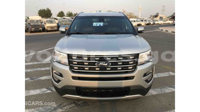 Big with watermark ford explorer estuaire import dubai 4656