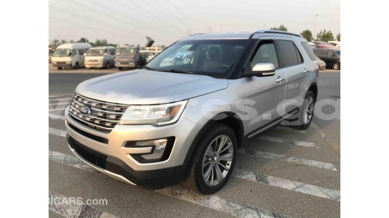 Big with watermark ford explorer estuaire import dubai 4656