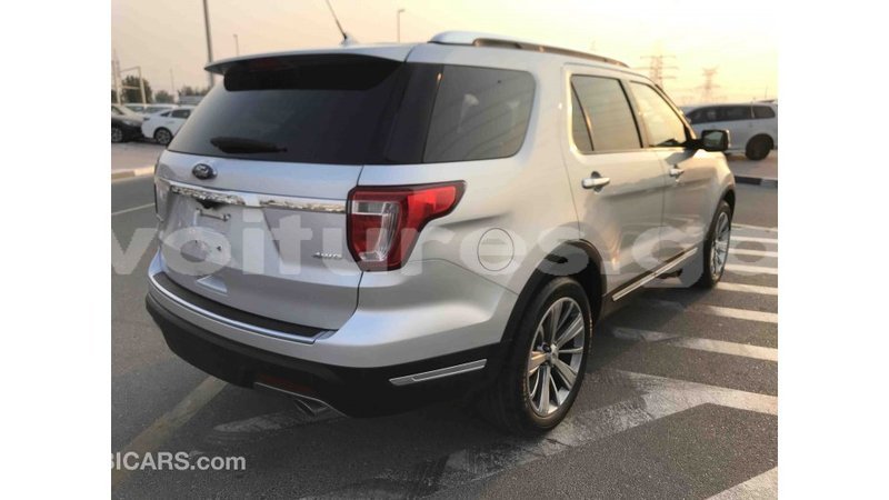 Big with watermark ford explorer estuaire import dubai 4656