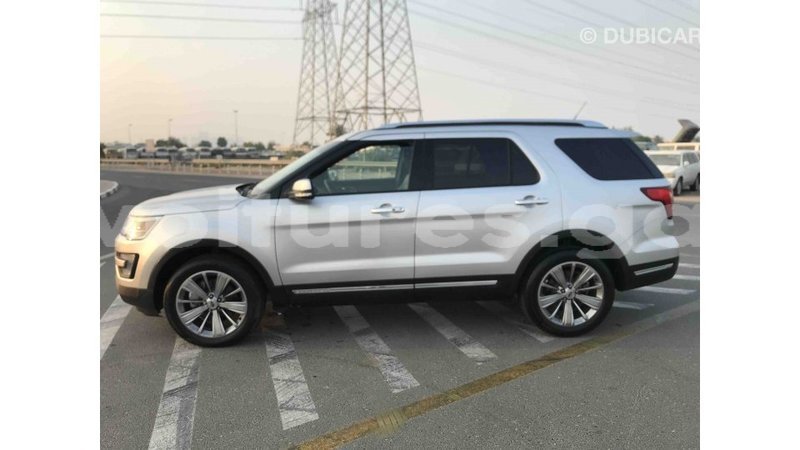 Big with watermark ford explorer estuaire import dubai 4656