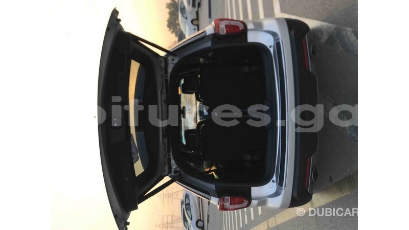 Big with watermark ford explorer estuaire import dubai 4656