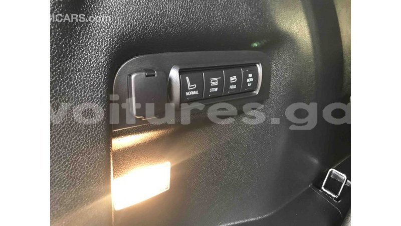 Big with watermark ford explorer estuaire import dubai 4656