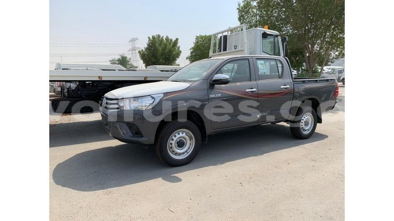 Big with watermark toyota hilux estuaire import dubai 4659