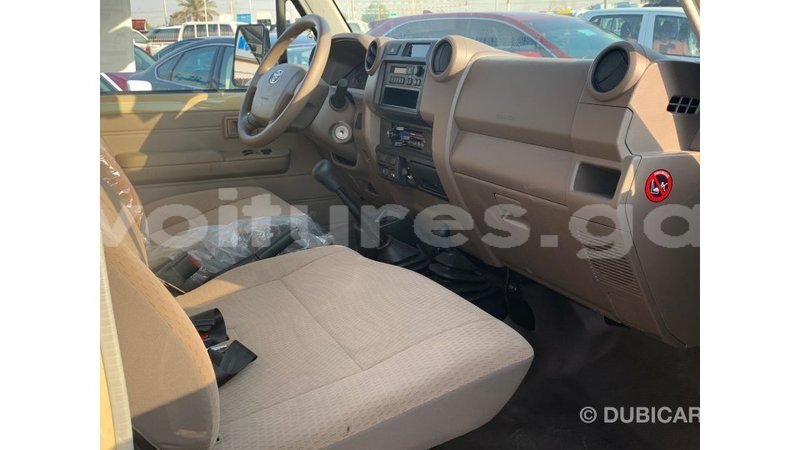 Big with watermark toyota land cruiser estuaire import dubai 4660