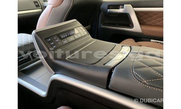 Acheter Import Voiture Toyota Land Cruiser Noir à Import - Dubai, Estuaire Acheter Import Voiture Toyota Land Cruiser Noir à Import - Dubai, Estuaire