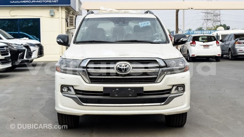 Big with watermark toyota land cruiser estuaire import dubai 4662