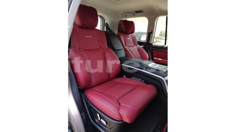 Big with watermark toyota land cruiser estuaire import dubai 4663