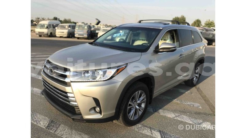 Big with watermark toyota highlander estuaire import dubai 4666