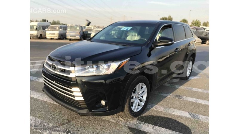 Big with watermark toyota highlander estuaire import dubai 4667