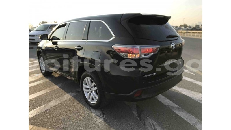 Big with watermark toyota highlander estuaire import dubai 4667