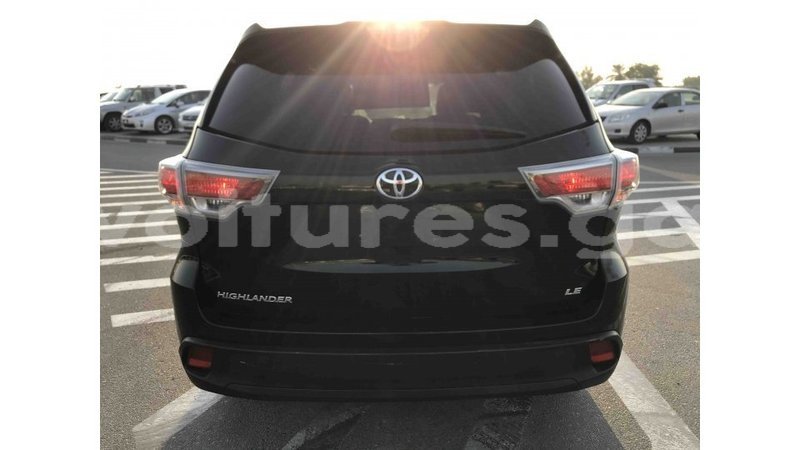 Big with watermark toyota highlander estuaire import dubai 4667