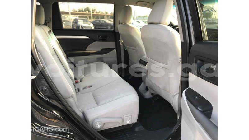 Big with watermark toyota highlander estuaire import dubai 4667