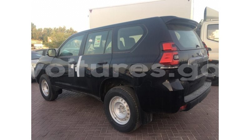 Big with watermark toyota prado estuaire import dubai 4671