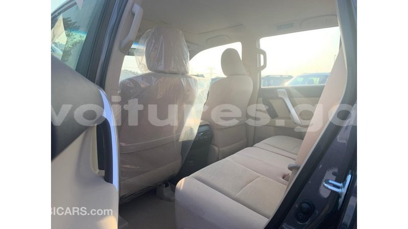 Big with watermark toyota prado estuaire import dubai 4677