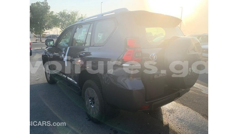 Big with watermark toyota prado estuaire import dubai 4677