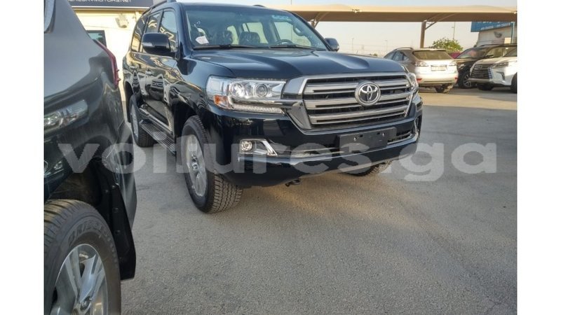 Big with watermark toyota land cruiser estuaire import dubai 4681