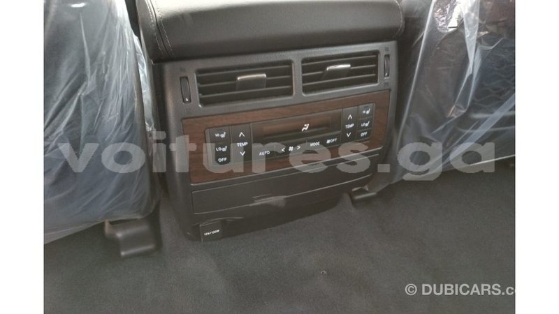 Big with watermark toyota land cruiser estuaire import dubai 4681