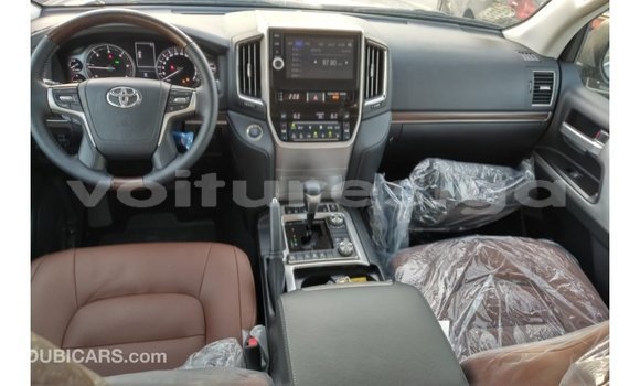 Acheter Import Voiture Toyota Land Cruiser Noir à Import - Dubai, Estuaire Acheter Import Voiture Toyota Land Cruiser Noir à Import - Dubai, Estuaire