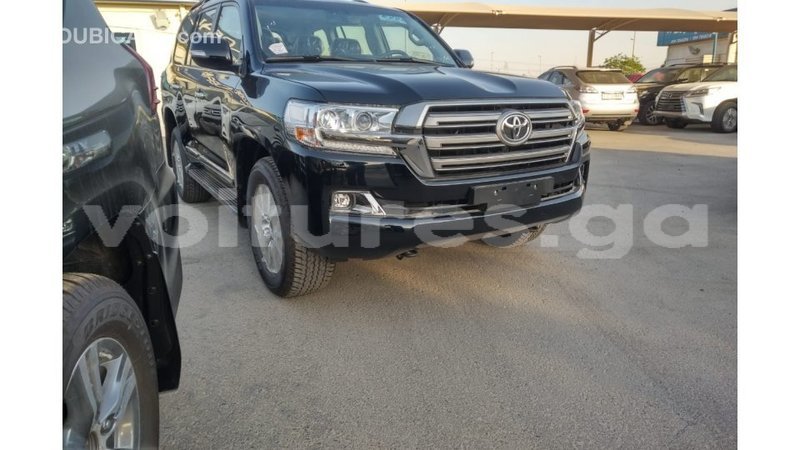 Big with watermark toyota land cruiser estuaire import dubai 4681