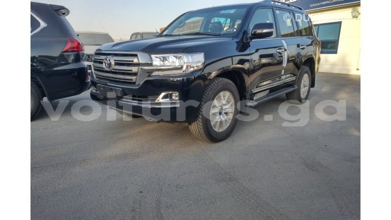 Big with watermark toyota land cruiser estuaire import dubai 4681