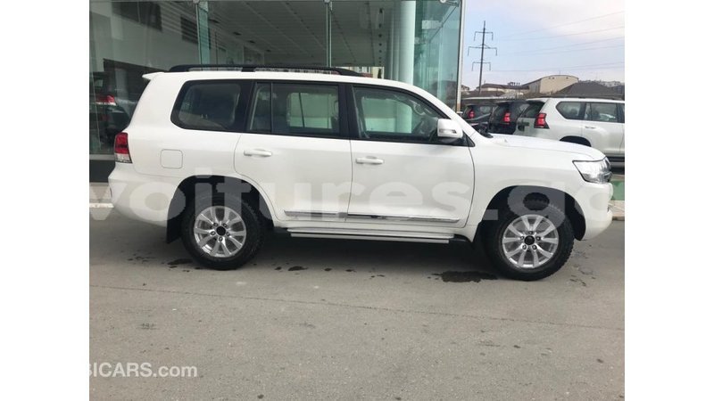 Big with watermark toyota land cruiser estuaire import dubai 4683