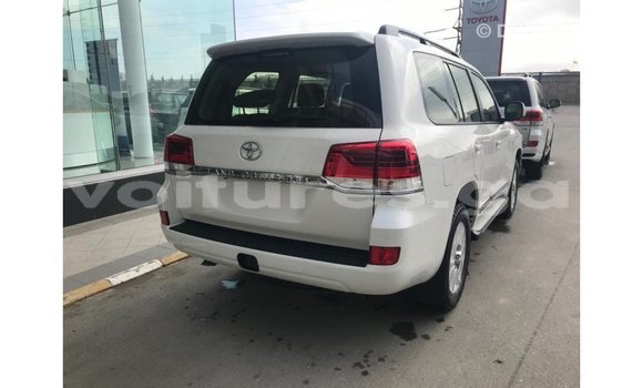 Buy Import Toyota Land Cruiser White Car in Import - Dubai in Estuary Buy Import Toyota Land Cruiser White Car in Import - Dubai in Estuary