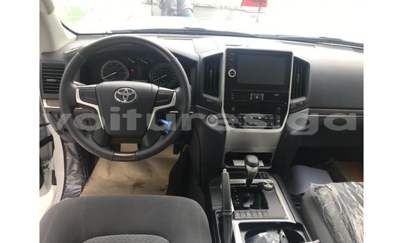 Buy Import Toyota Land Cruiser White Car in Import - Dubai in Estuary Buy Import Toyota Land Cruiser White Car in Import - Dubai in Estuary