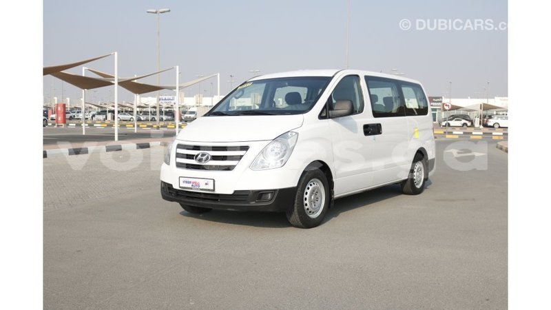 Big with watermark hyundai chorus estuaire import dubai 4686