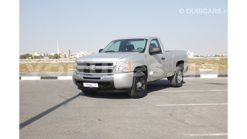 Big with watermark chevrolet silverado estuaire import dubai 4687