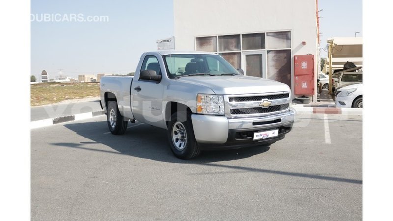 Big with watermark chevrolet silverado estuaire import dubai 4687