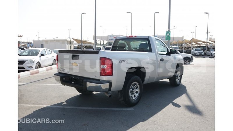 Big with watermark chevrolet silverado estuaire import dubai 4687