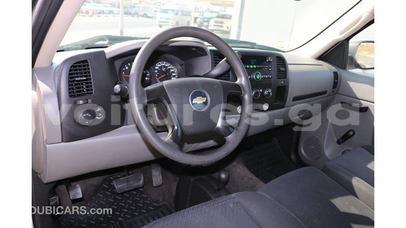 Big with watermark chevrolet silverado estuaire import dubai 4687