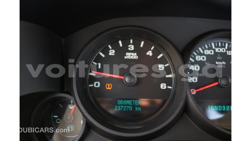 Big with watermark chevrolet silverado estuaire import dubai 4687