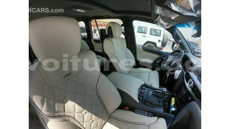 Big with watermark lexus lx estuaire import dubai 4690