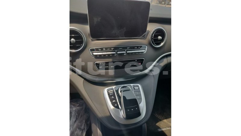 Big with watermark mercedes benz 250 estuaire import dubai 4693