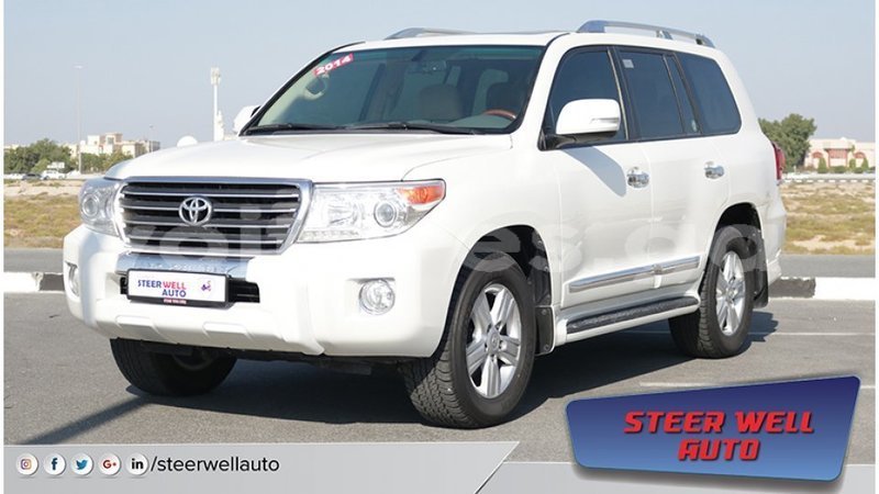 Big with watermark toyota land cruiser estuaire import dubai 4695