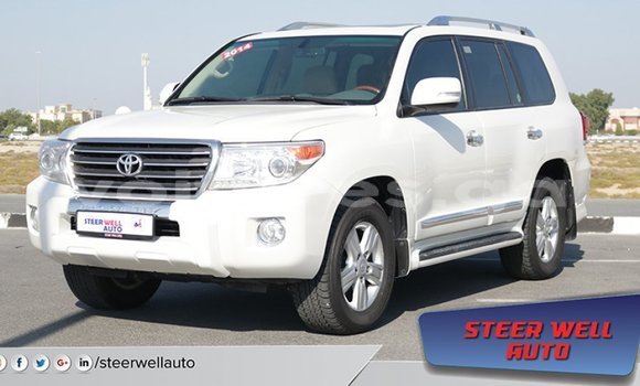 Acheter Import Voiture Toyota Land Cruiser Blanc à Import - Dubai, Estuaire Acheter Import Voiture Toyota Land Cruiser Blanc à Import - Dubai, Estuaire