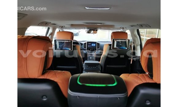 Acheter Import Voiture Toyota Land Cruiser Noir à Import - Dubai, Estuaire Acheter Import Voiture Toyota Land Cruiser Noir à Import - Dubai, Estuaire