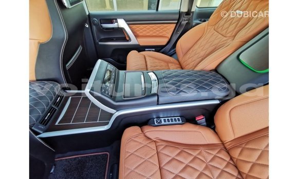 Acheter Import Voiture Toyota Land Cruiser Noir à Import - Dubai, Estuaire Acheter Import Voiture Toyota Land Cruiser Noir à Import - Dubai, Estuaire