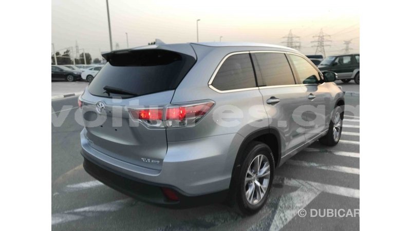 Big with watermark toyota highlander estuaire import dubai 4700