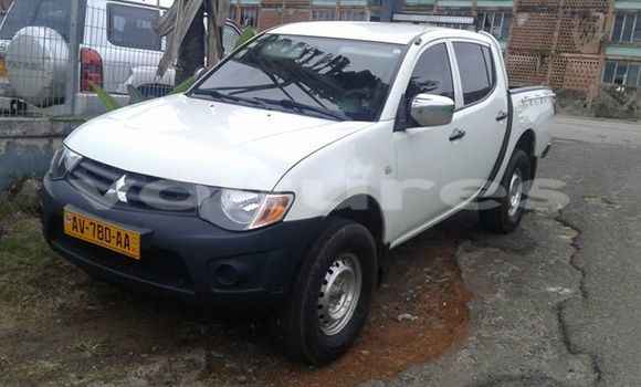 Acheter Occasion Voiture Mitsubishi L200 Blanc à Libreville, Estuaire