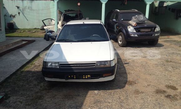 Acheter Occasion Voiture Toyota Carina Blanc à Libreville au Estuaire Acheter Occasion Voiture Toyota Carina Blanc à Libreville au Estuaire