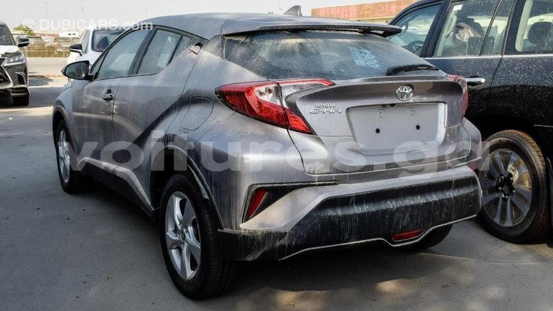 Big with watermark toyota c hr estuaire import dubai 4704